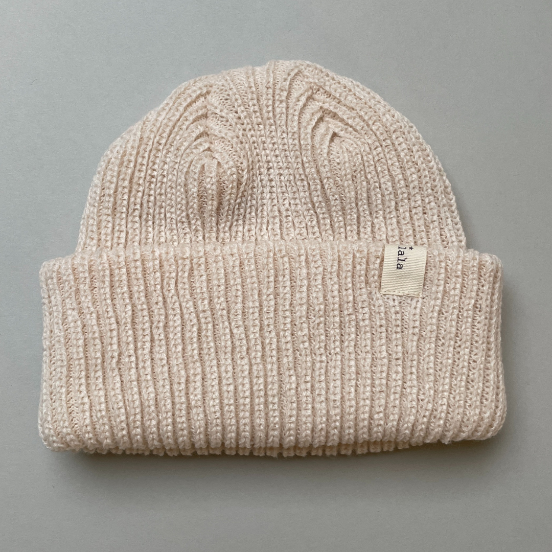 knitted beanie - ivory