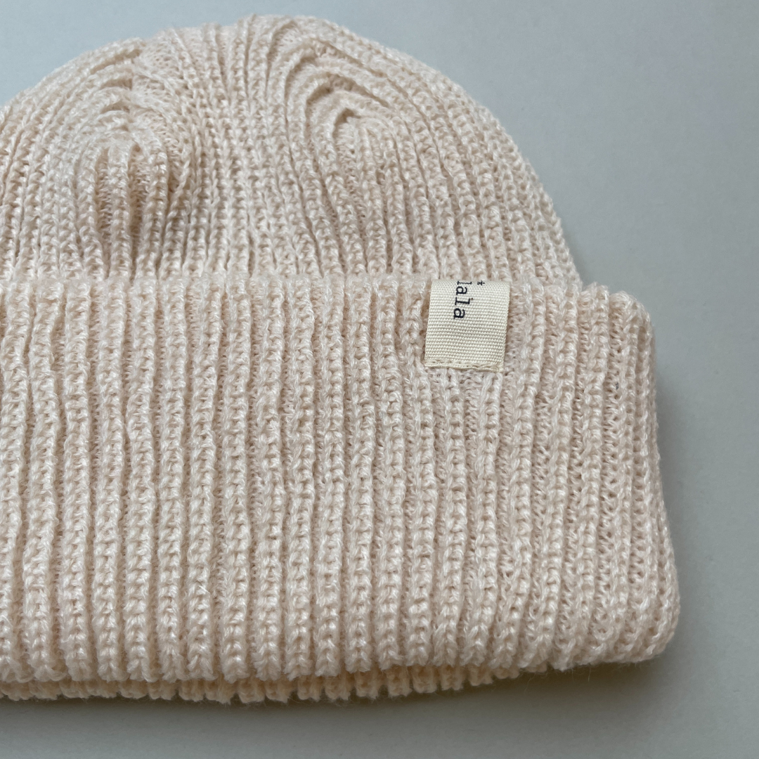 knitted beanie - ivory