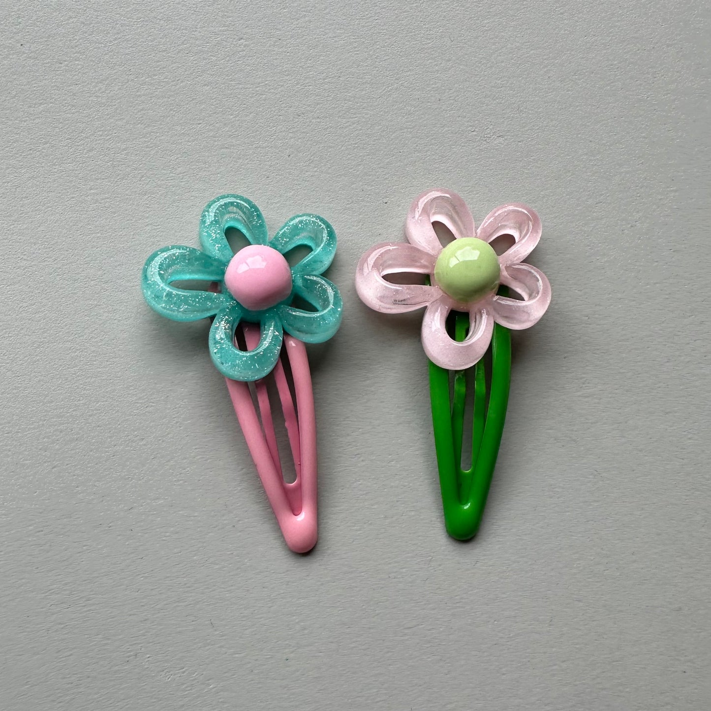flower hairpins - green/pink