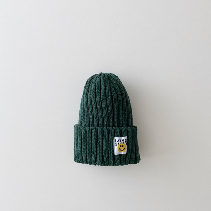 knitted smiley beanie - green